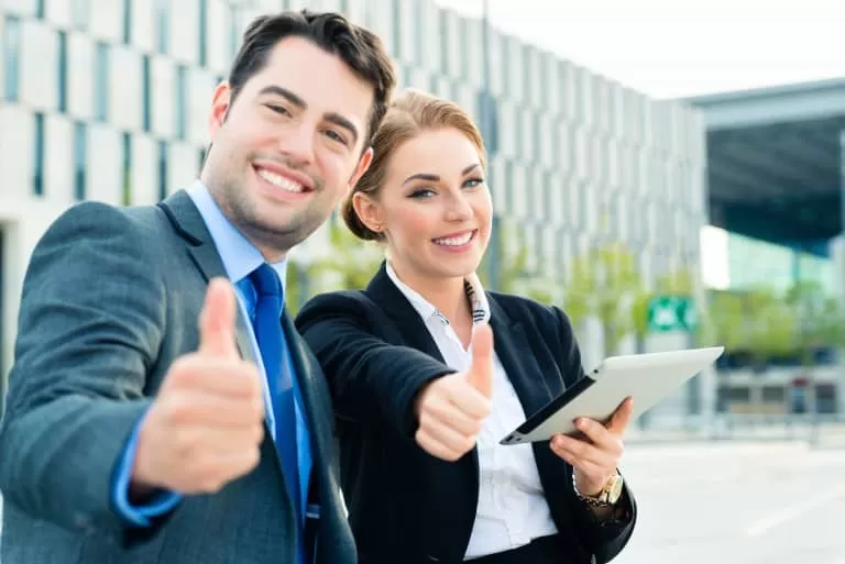 Businesspeople Working Outdoor 768x513.jpg